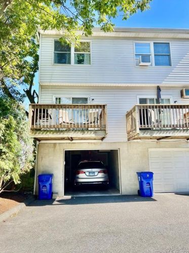57 Plattsville Ave, Norwalk CT  06851-6138 exterior