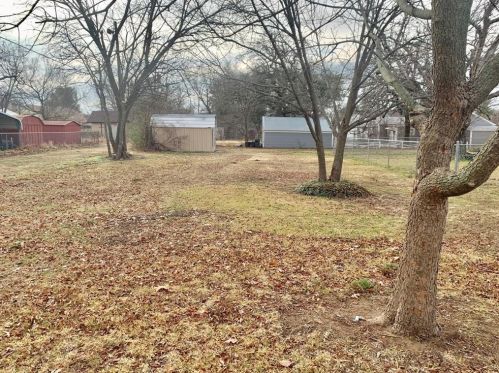 201 Sherman St, Nocona TX 76255-2732 exterior