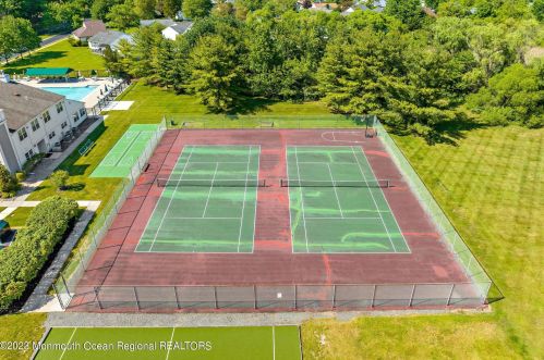 6 Farnworth Close, East Freehold NJ  07728-3849 exterior