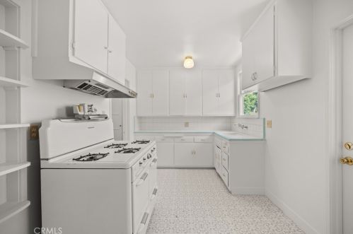 6028 Hoover Ave, Whittier CA 90601-3256 exterior