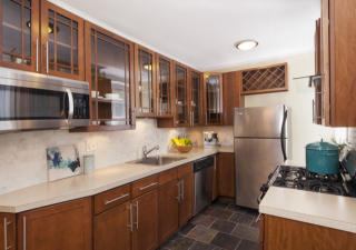 6600 Lincoln Dr, Philadelphia PA  19119-3617 exterior