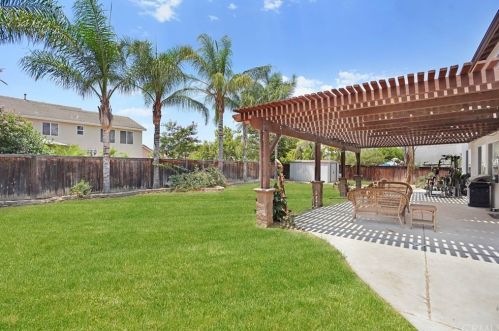 12499 Orangeblossom Ln, Riverside CA  92503-7057 exterior