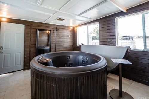 2863 Bridgeport Ave, Anaheim CA  92804-2047 exterior