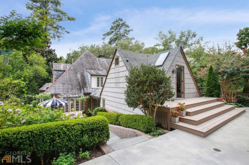 1090 Berkshire Rd, Atlanta GA  30306-3002 exterior