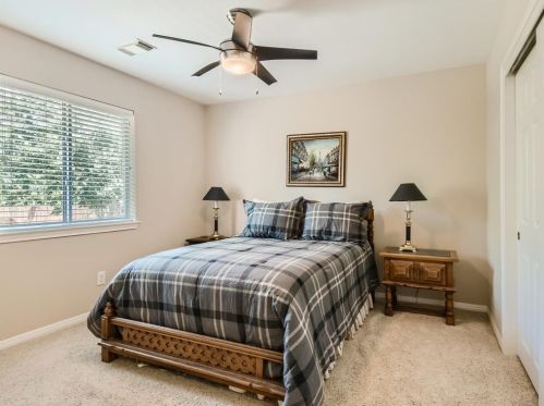 4333 Cyn Gln Cir, Austin TX  78732-2185 exterior
