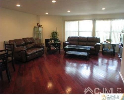 253 Dorset Ct, Piscataway, NJ 08854-2187