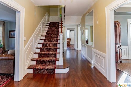 707 Stayton Ave, Victoria, TX 77901-6880
