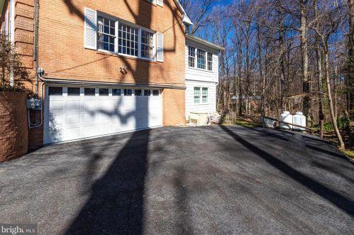 7032 Arbor Ln, Mc Lean, VA 22101-1544