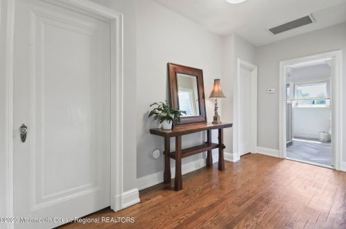 302 2nd Ave, Tinton Falls NJ  07712-6132 exterior