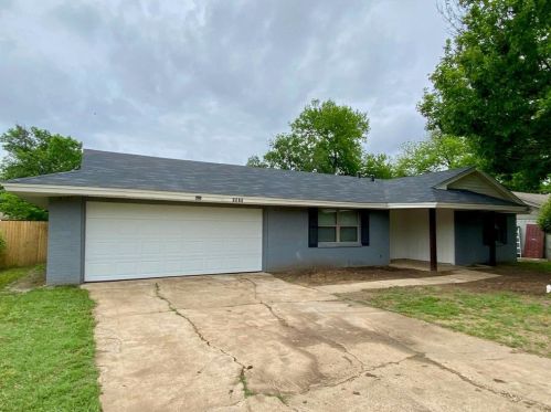 4828 Grove St, Fort Worth TX  76180-7148 exterior