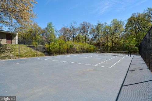 7333 New Hampshire Ave, Silver Spring MD  20912-6958 exterior