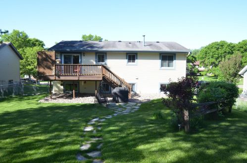 1663 Helena Rd, Saint Paul MN  55128-5524 exterior