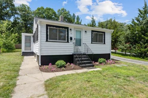 46 Riverside Ave, Providence, RI 02919-1471