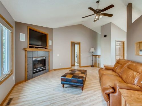 3231 Black Oak Dr, Saint Paul MN  55121-2334 exterior