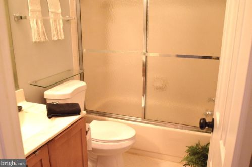 1409 Squaw Hill Ln, Silver Spring MD  20906-2009 exterior