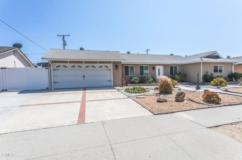1418 Pinto St, Simi Valley, CA 93065-3318