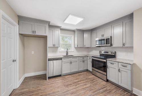 256 Columbia Dr, Ladson SC  29456-6208 exterior