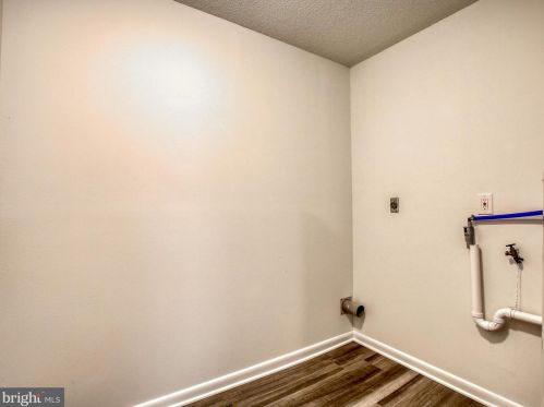 2324 Chestnut Hill Rd, Harpers Ferry WV  25425-5140 exterior