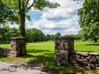 21 Upper Cross Rd, Greenwich, CT 06831-2755
