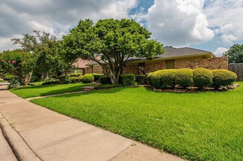 16314 Amberwood Rd, Dallas TX  75248-2814 exterior