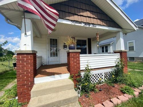 1532 Maiden Ln, Springfield, OH 45504-2832