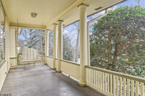 41 Hickory Dr, Maplewood, NJ 07040-2141