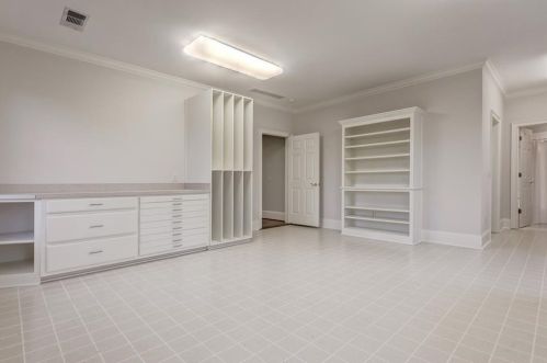 10 Highland Valley Ct, Atlanta GA  30327-4880 exterior