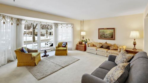 1918 Lillian Ln, Arlington Hts, IL 60004-4250