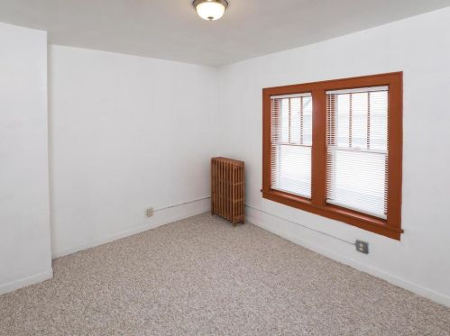 694 Desoto St, Saint Paul MN  55130-4215 exterior