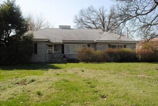 1601 National Ave, Springfield MO  65804-1121 exterior