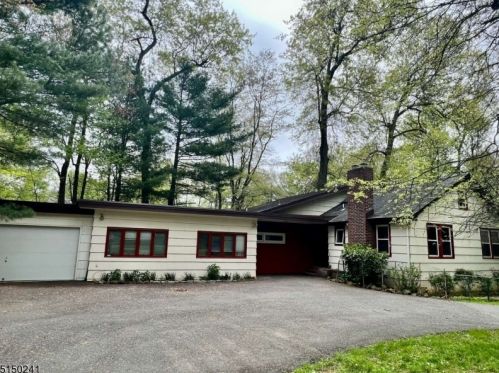 45 Water Ln, Berkeley Heights, NJ 07922-2319