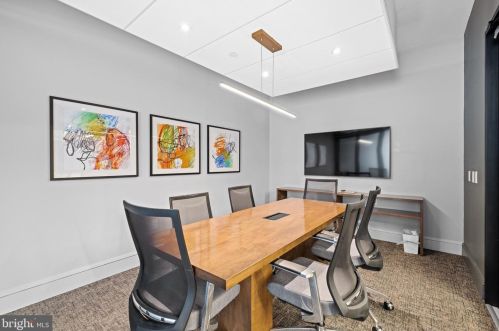 834 Chestnut St, Philadelphia PA  19107-5114 exterior