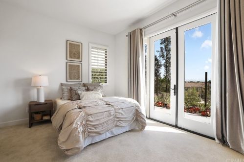 130 Long Fence, Irvine CA  92602-1807 exterior