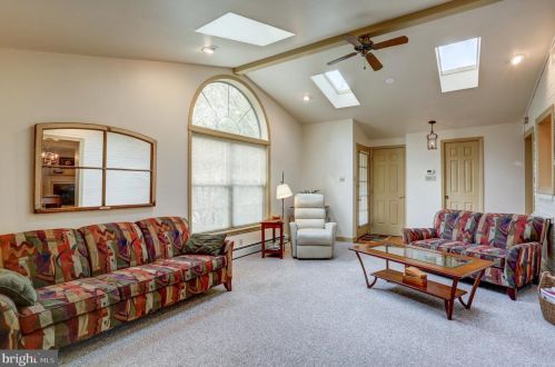 1321 Cheves Pl, Lancaster PA  17603-4943 exterior