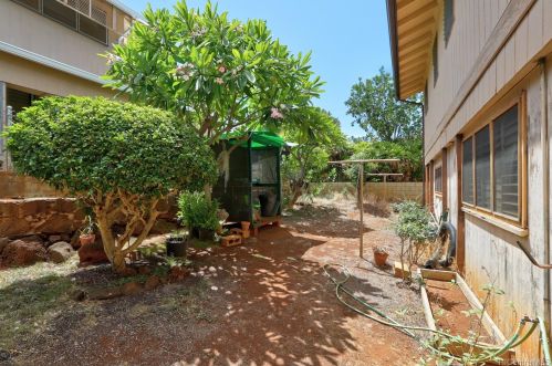 3317 Catherine St, Honolulu HI  96815-4151 exterior