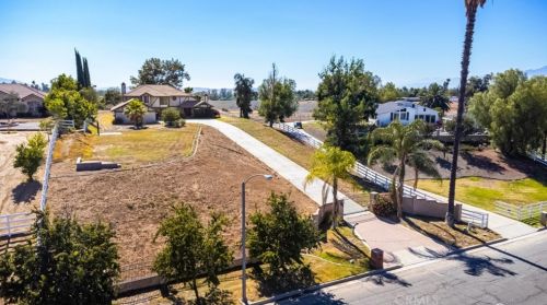 8079 Golden Star Ave, Riverside CA  92506-5710 exterior