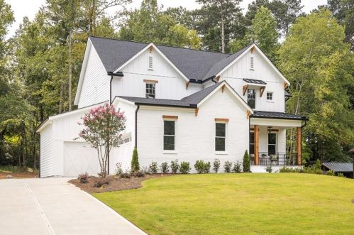 3126 Garden Lane Dr, Marietta, GA 30062-4821