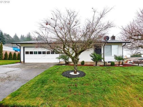 456 2nd Ave, Estacada, OR 97023-7006
