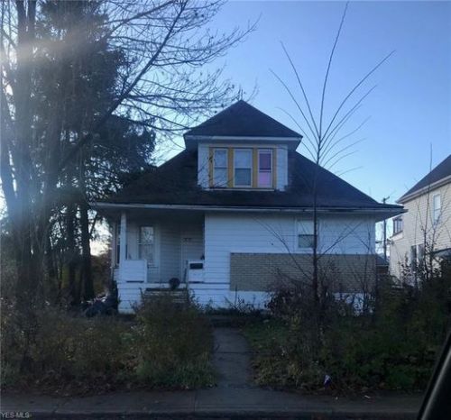 12612 Farringdon Ave, Cleveland OH  44105-2926 exterior