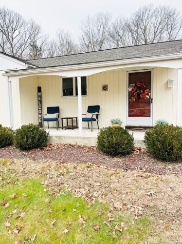 6 Cedar Ter, Upper Stepney CT  06468-2347 exterior