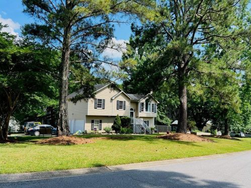 106 Whitney Ln, Villa Rica, GA 30180-4321