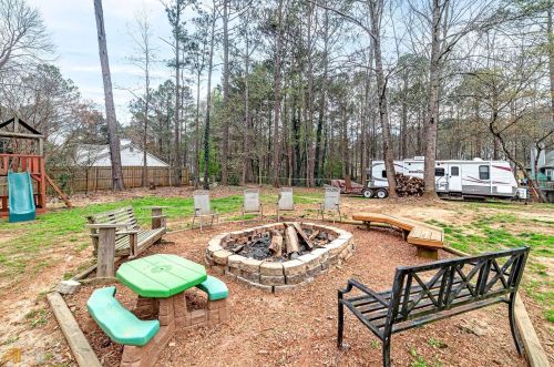 700 Country Lake Ct, Mcdonough, GA 30252-8402