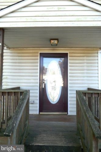 891 Alfred Dr, Riviera Beach, MD 21122-1705
