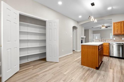 105 Rodeo Cv, Uhland TX 78640-5577 exterior