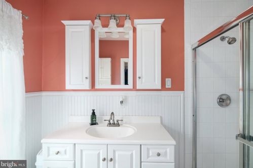 59 Potter St, Tavistock NJ 08033-1312 exterior