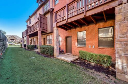 1511 Biltmore Ln, Irving TX  75063-3423 exterior