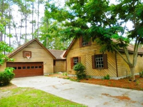 226 Gooding St, Varnville, SC 29944-5575