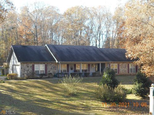 104 Greenbriar Trl, Lagrange, GA 30241-9609