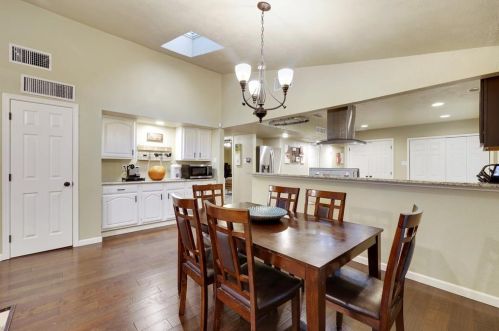 2017 Jennifer Ct, Carrollton TX 75007-3528 exterior