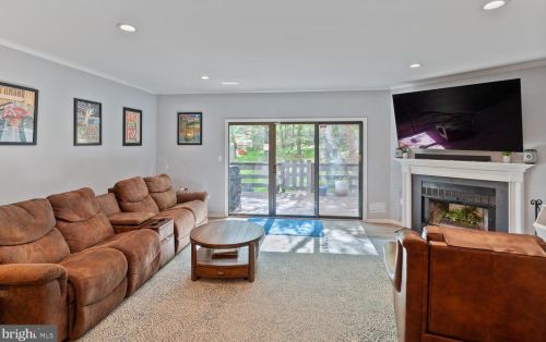 53 Manor Dr, Princeton NJ  08540-1643 exterior